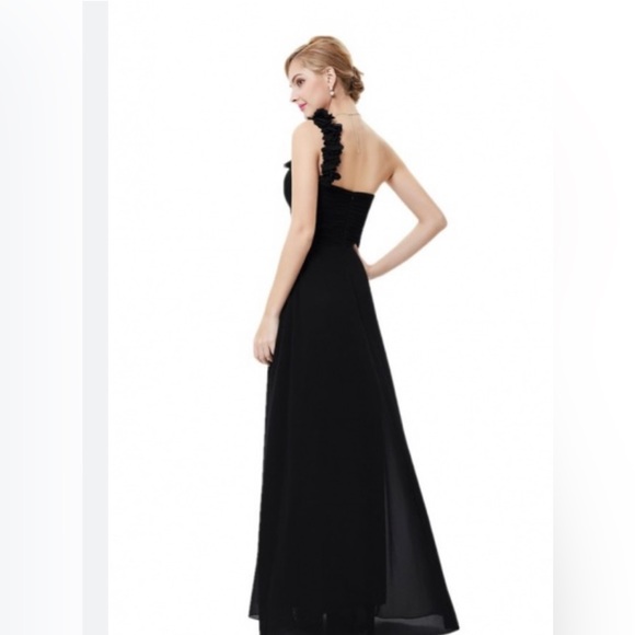 Max and Cleo maxi black one shoulder gown size 4 - Picture 2 of 4